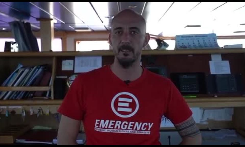 la-nave-di-emergency-soccorre-21-persone-in-zona-sar-libica